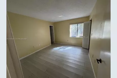 10231 Fontainebleau Blvd #106, Miami, FL 33172 - Photo 6