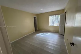 10231 Fontainebleau Blvd, Miami, FL 33172 - Photo 6