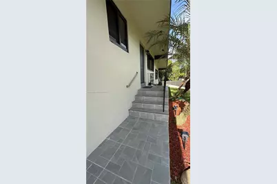 10751 SW 48th St, Davie, FL 33328 - Photo 4