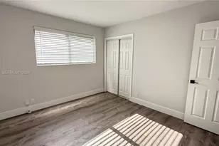 10751 SW 48th St, Davie, FL 33328 - Photo 14