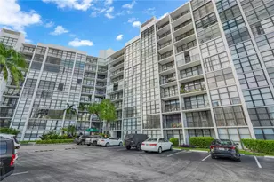 800 Parkview Dr, Hallandale Beach, FL 33009 - Photo 20