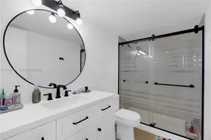 800 Parkview Dr, Hallandale Beach, FL 33009 - Photo 14