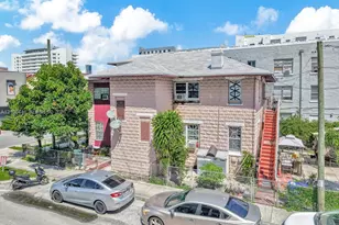 676 SW 1st St, Miami, FL 33130 - Photo 4