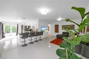 35 NW 26th Ave, Miami, FL 33125 - Photo 2