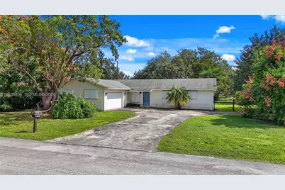 27541 SW 167th Ct, Homestead, FL 33031 - Photo 2