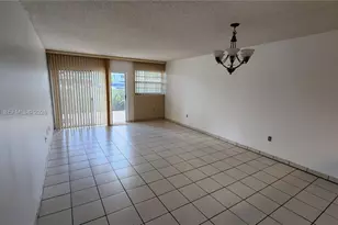 11081 NW 7th St, Miami, FL 33172 - Photo 10