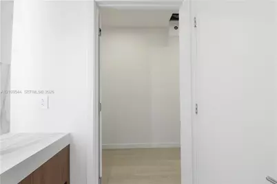 1400 Biscayne Blvd #605, Miami, FL 33132 - Photo 46