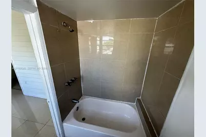 548 NW 30th St #3, Miami, FL 33127 - Photo 10