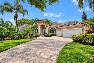 911 Forest Glen Ln, Wellington, FL 33414 - Photo 2