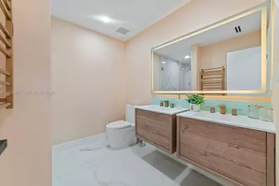 990 NW 131st Ave, Miami, FL 33182 - Photo 36