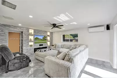 231 SW 64th Way, Pembroke Pines, FL 33023 - Photo 12