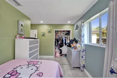 231 SW 64th Way, Pembroke Pines, FL 33023 - Photo 6