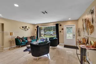 231 SW 64th Way, Pembroke Pines, FL 33023 - Photo 6