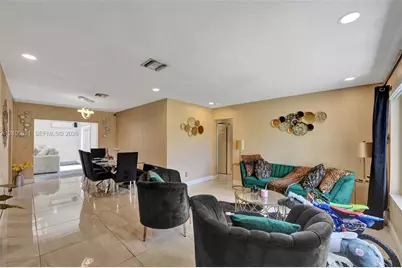231 SW 64th Way, Pembroke Pines, FL 33023 - Photo 4