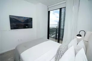 398 NE 5th St, Miami, FL 33132 - Photo 16