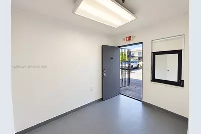 2039 NW 22nd Ct, Miami, FL 33142 - Photo 4
