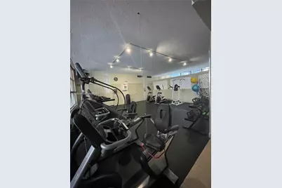 1000 Parkview Dr #920, Hallandale Beach, FL 33009 - Photo 42