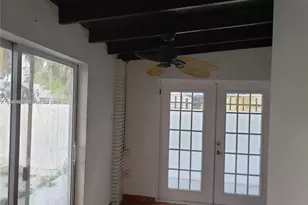 3689 NW 14th St, Miami, FL 33125 - Photo 6