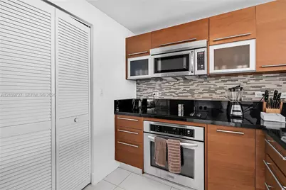 244 Biscayne Blvd #2802, Miami, FL 33132 - Photo 18