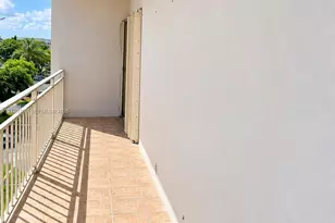 8401 NW 8th St, Miami, FL 33126 - Photo 10