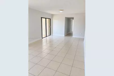 8401 NW 8th St #310, Miami, FL 33126 - Photo 4
