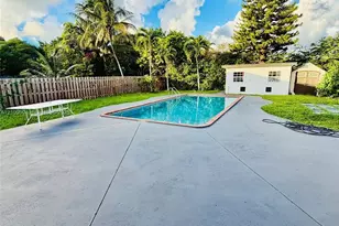 375 NW 153rd St, Miami, FL 33169 - Photo 30