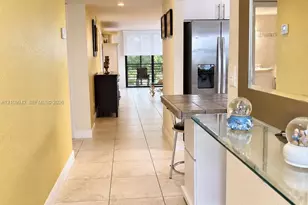 1101 Colony Point Cir, Pembroke Pines, FL 33026 - Photo 6