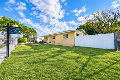19503 SW 114th Pl, Miami, FL 33157 - Photo 2