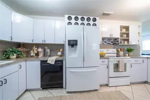 19503 SW 114th Pl, Miami, FL 33157 - Photo 8