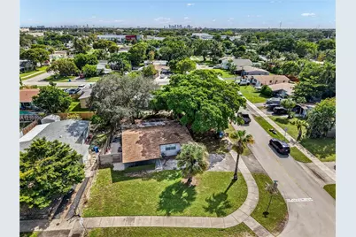 730 NE 58th St, Oakland Park, FL 33334 - Photo 6