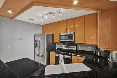 801 Brickell Key Blvd #808, Miami, FL 33131 - Photo 8