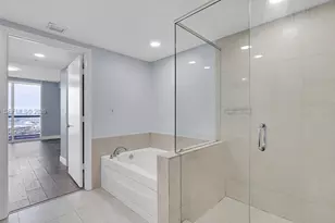 50 Biscayne Blvd, Miami, FL 33132 - Photo 12