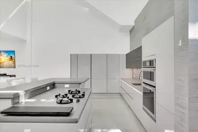 7830 Atlantic Way, Miami Beach, FL 33141 - Photo 6