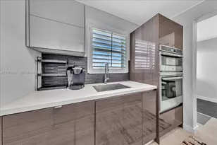 1610 Lenox Ave., Miami Beach, FL 33139 - Photo 8