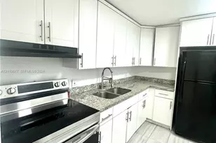447 NE 195th St, Miami, FL 33179 - Photo 2