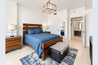 244 Biscayne Blvd #2405, Miami, FL 33132 - Photo 8