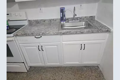 240 SW 11th Ave #2, Homestead, FL 33030 - Photo 6