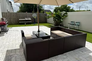 21000 NE 2nd Ct, Miami, FL 33179 - Photo 32