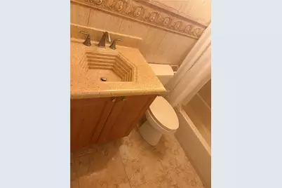 165 NW 116th St, Miami, FL 33168 - Photo 10