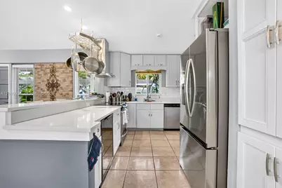 2100 SW 23rd Ter, Fort Lauderdale, FL 33312 - Photo 16