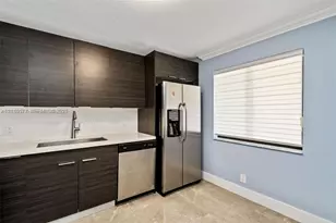 390 Racquet Club Rd, Weston, FL 33326 - Photo 6