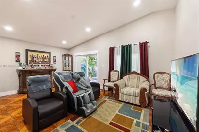 9182 NW 112th Ter, Hialeah Gardens, FL 33018 - Photo 20