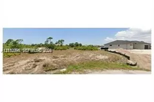32 Leeward Ln, Port Charlotte, FL 33946 - Photo 1
