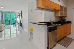 31 SE 5th St, Miami, FL 33131 - Photo 8