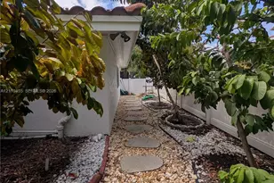 3221 NE 7th St, Pompano Beach, FL 33062 - Photo 18