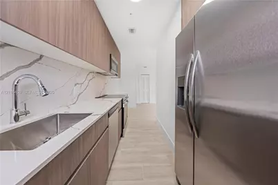 32 NW 14th Ave #1, Miami, FL 33125 - Photo 4