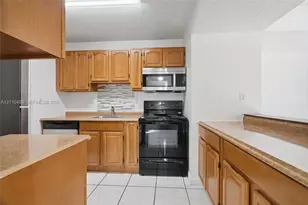 20761 NE 4th Pl, Miami, FL 33179 - Photo 4