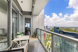 1425 Brickell Ave, Miami, FL 33131 - Photo 12