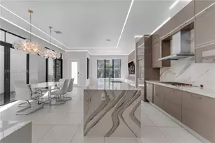 8061 NW 42nd St, Doral, FL 33166 - Photo 8