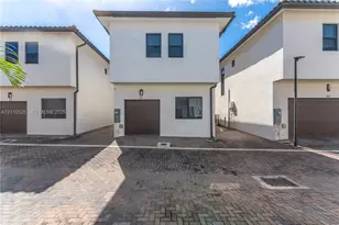8061 NW 42nd St, Doral, FL 33166 - Photo 30